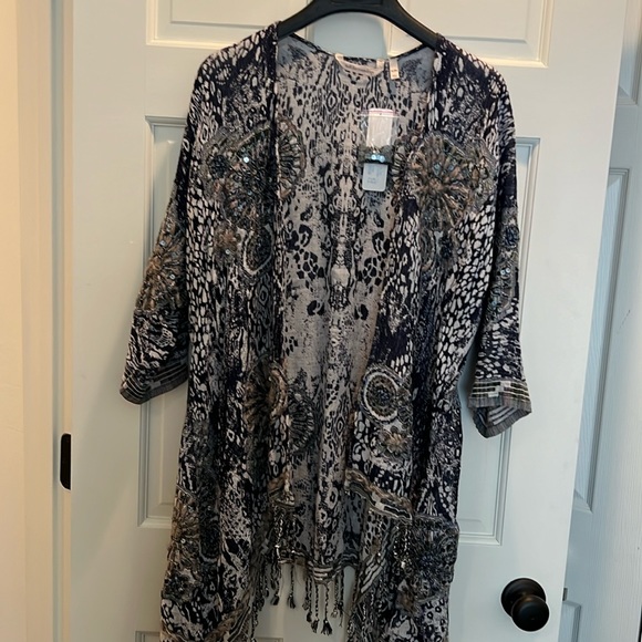 Top - Picture 1 of 8